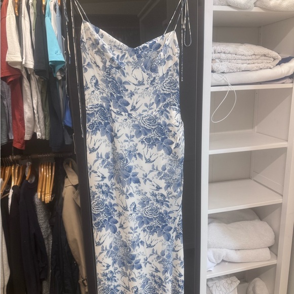 Reformation Kourtney Dress in the Pompadour print. Size 4 - Picture 2 of 6